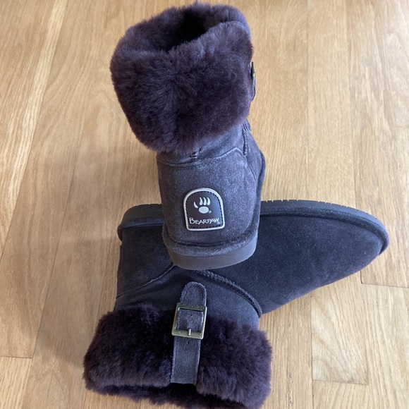 BearPaw Like New  “Abby” Chocolate Suede Boots - Picture 5 of 12